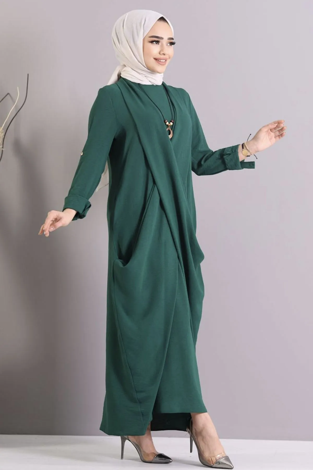 Women's dress asymmetrical cut stylish and elegant women long hijab dress elegant fashion 2022 season of Islamic clothing style dress fashion
Women's dress asymmetrical cut stylish and elegant women long hijab dress elegant fashion 2022 season of Islamic clothing style dress fashion