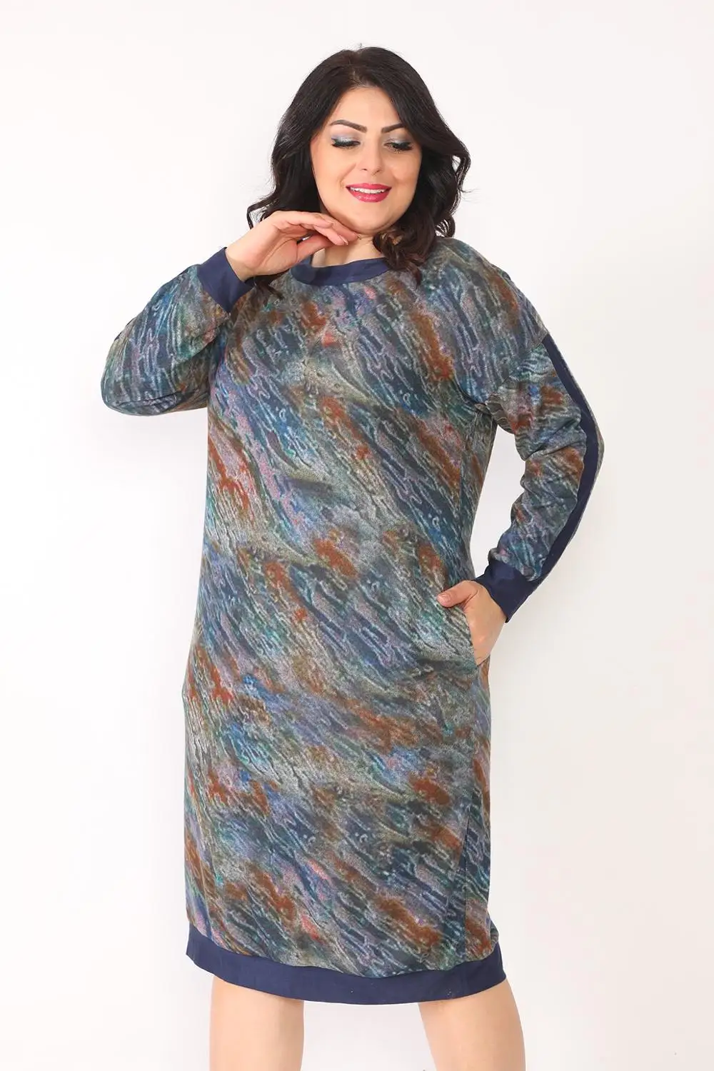 Lacivert Detay Kark Renkli Midi Elbise
Lacivert Detay Kark Renkli Midi Elbise