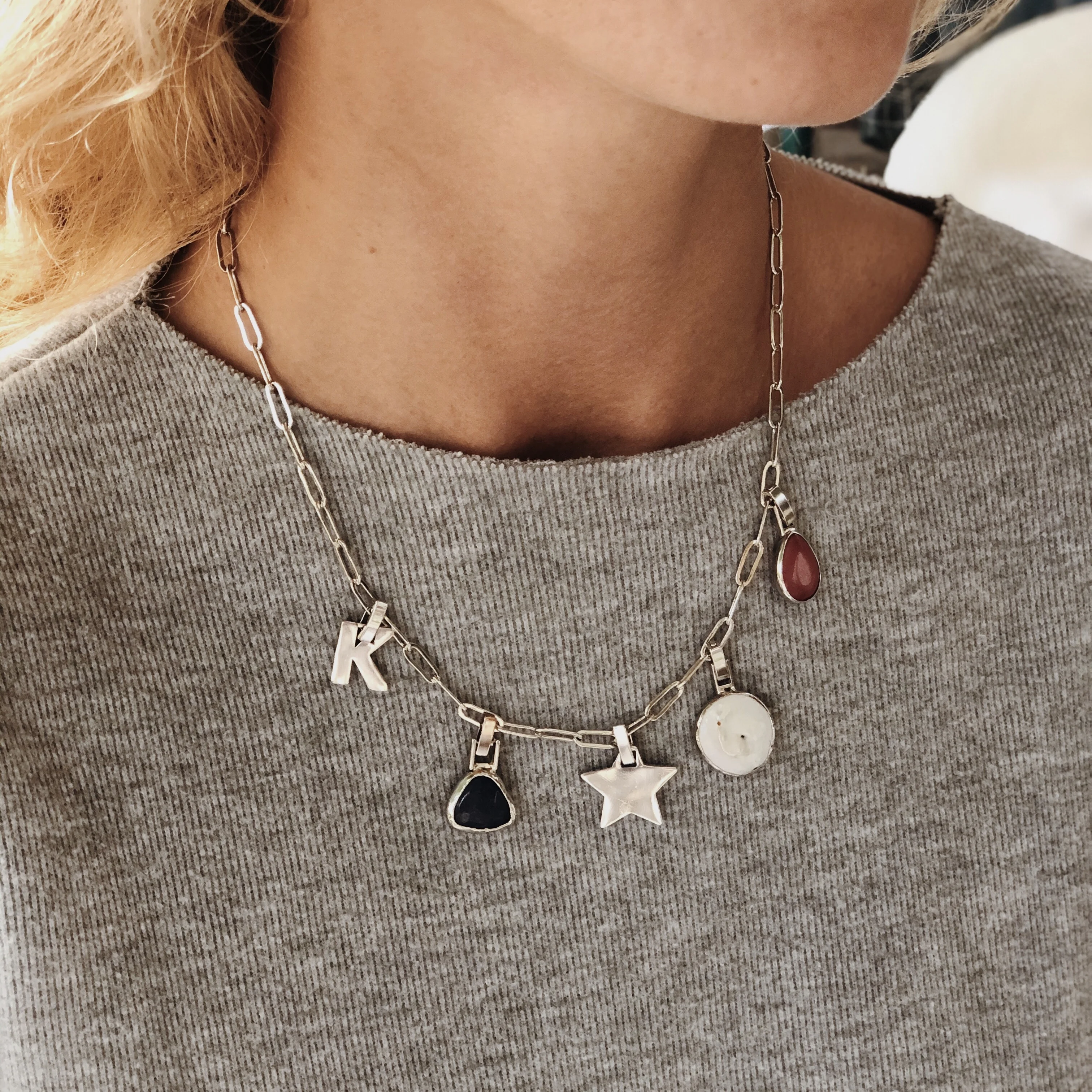 GULCE DERELI, 5 (FIVE) CHARM NECKLACE, CHARM COCKTAIL NECKLACE, CHAIN NECKLACE, GIFT BOX, GOLD/SILVER PLATED
GULCE DERELI, 5 (FIVE) CHARM NECKLACE, CHARM COCKTAIL NECKLACE, CHAIN NECKLACE, GIFT BOX, GOLD/SILVER PLATED