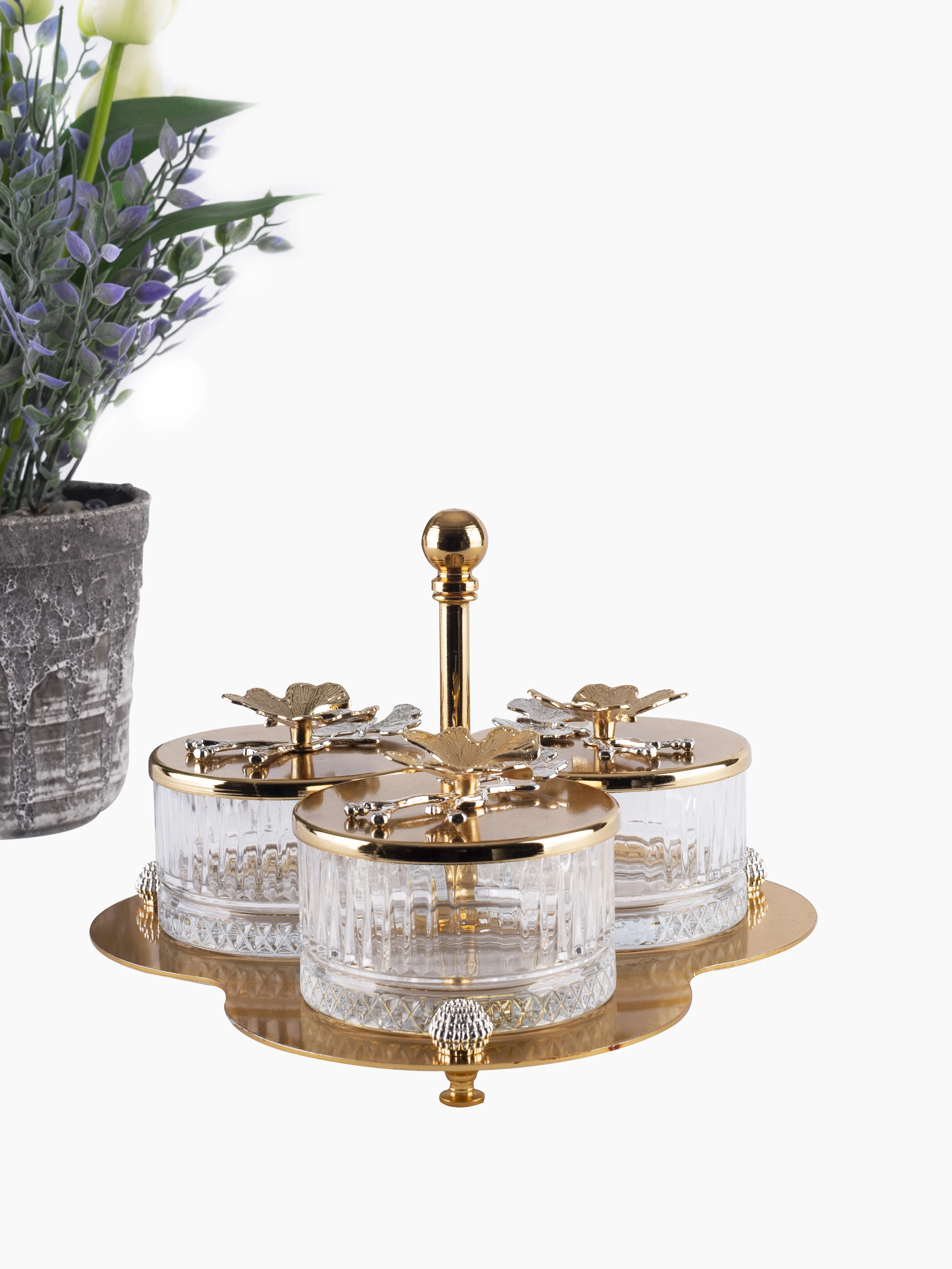 3 Compartment Snack Chocolate Candy Service Set Metal Glass Material Butterfly Lids Design Kitchen Living Room Home Decorative
3 Compartment Snack Chocolate Candy Service Set Metal Glass Material Butterfly Lids Design Kitchen Living Room Home Decorative
