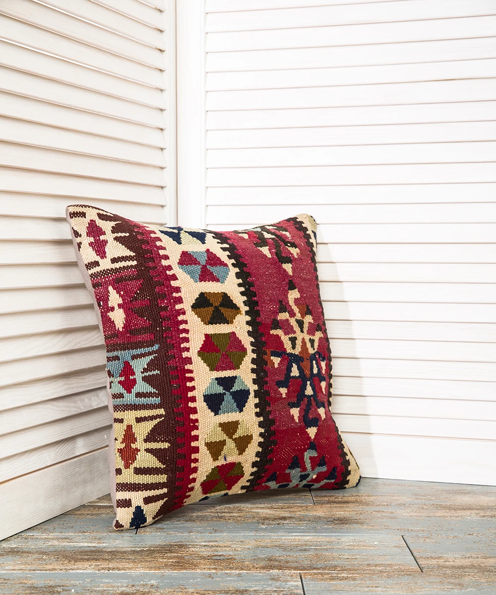 Luxury Pillow Cover, 40x40 Geometric Cushion Cover, Red Aubusson Pillow, Red Kilim Throw Pillow, Unique Rare Pillow Case
Luxury Pillow Cover, 40x40 Geometric Cushion Cover, Red Aubusson Pillow, Red Kilim Throw Pillow, Unique Rare Pillow Case