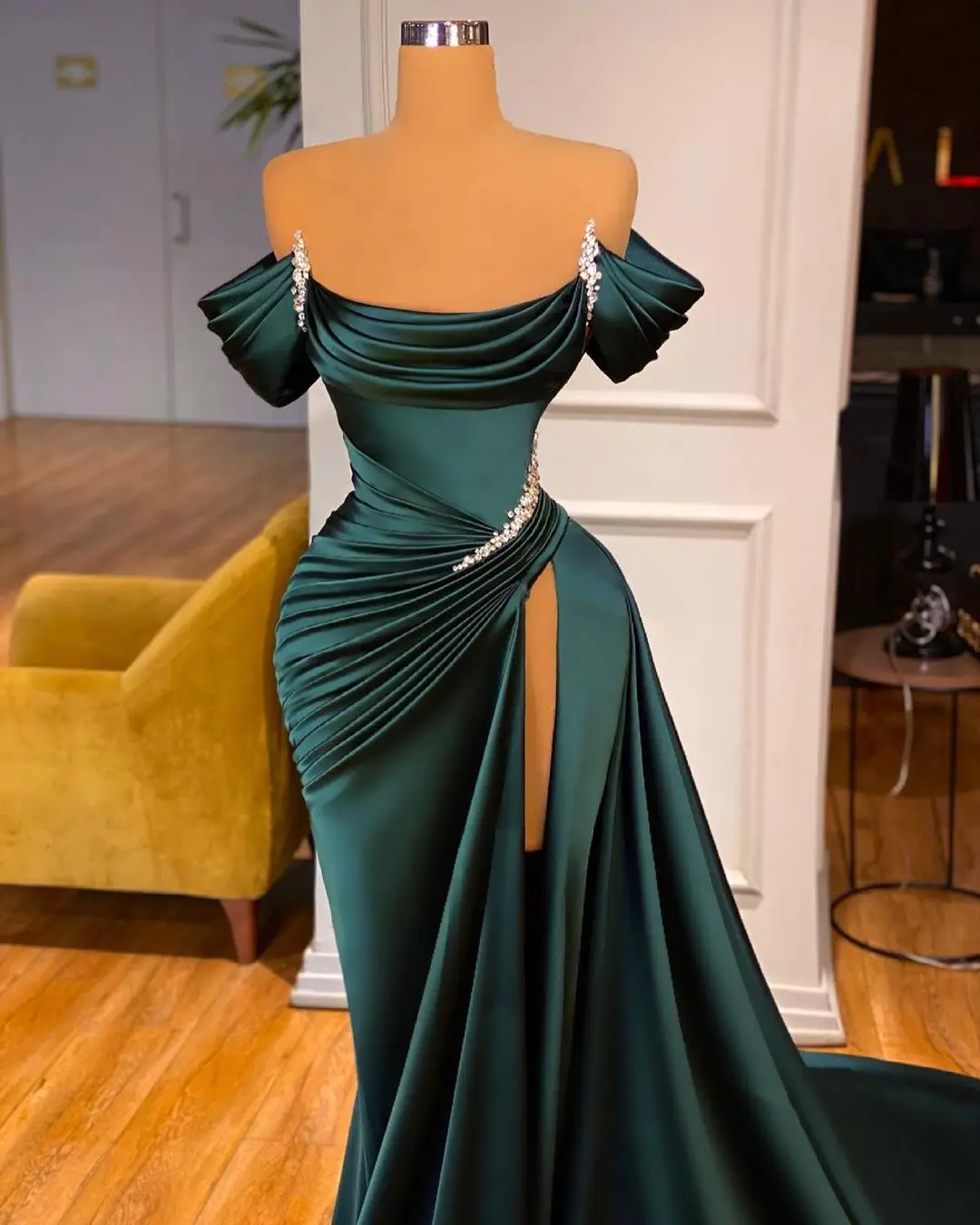 Gorgeous Dark Green Evening Dresses Women For Party Satin Pleat Court Train Mermaid Prom Dress robe de soirée de mariage
Gorgeous Dark Green Evening Dresses Women For Party Satin Pleat Court Train Mermaid Prom Dress robe de soirée de mariage