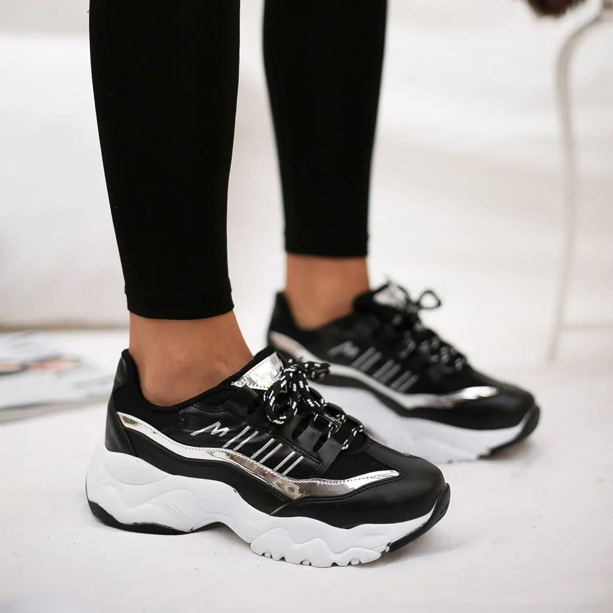 Murphy Doin Black-White Detailed Hologram High-Soled Women's Sports Shoes Comfortable Sole 2021 New Season Free Shipping
Murphy Doin Black-White Detailed Hologram High-Soled Women's Sports Shoes Comfortable Sole 2021 New Season Free Shipping