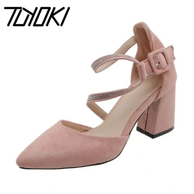 Tuyoki Women Gladiator Sandals Buckle Party Fashion Summer Shoes Woman Pointed Toe Office Work Footwear Size 32-43
Tuyoki Women Gladiator Sandals Buckle Party Fashion Summer Shoes Woman Pointed Toe Office Work Footwear Size 32-43