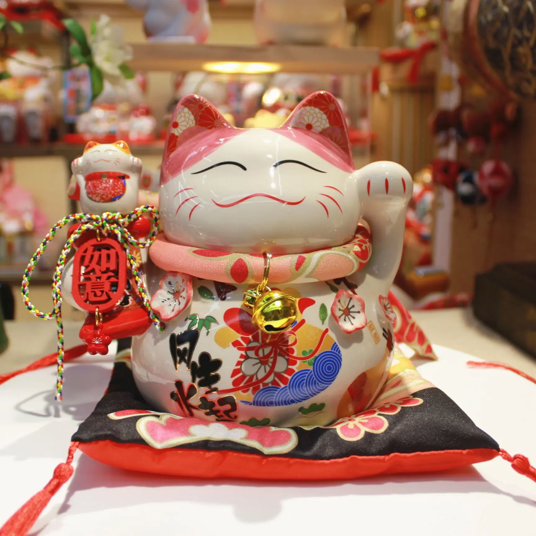 7 inch cherry cat piggy bank storefront home living room decoration ceramic lucky cat
7 inch cherry cat piggy bank storefront home living room decoration ceramic lucky cat