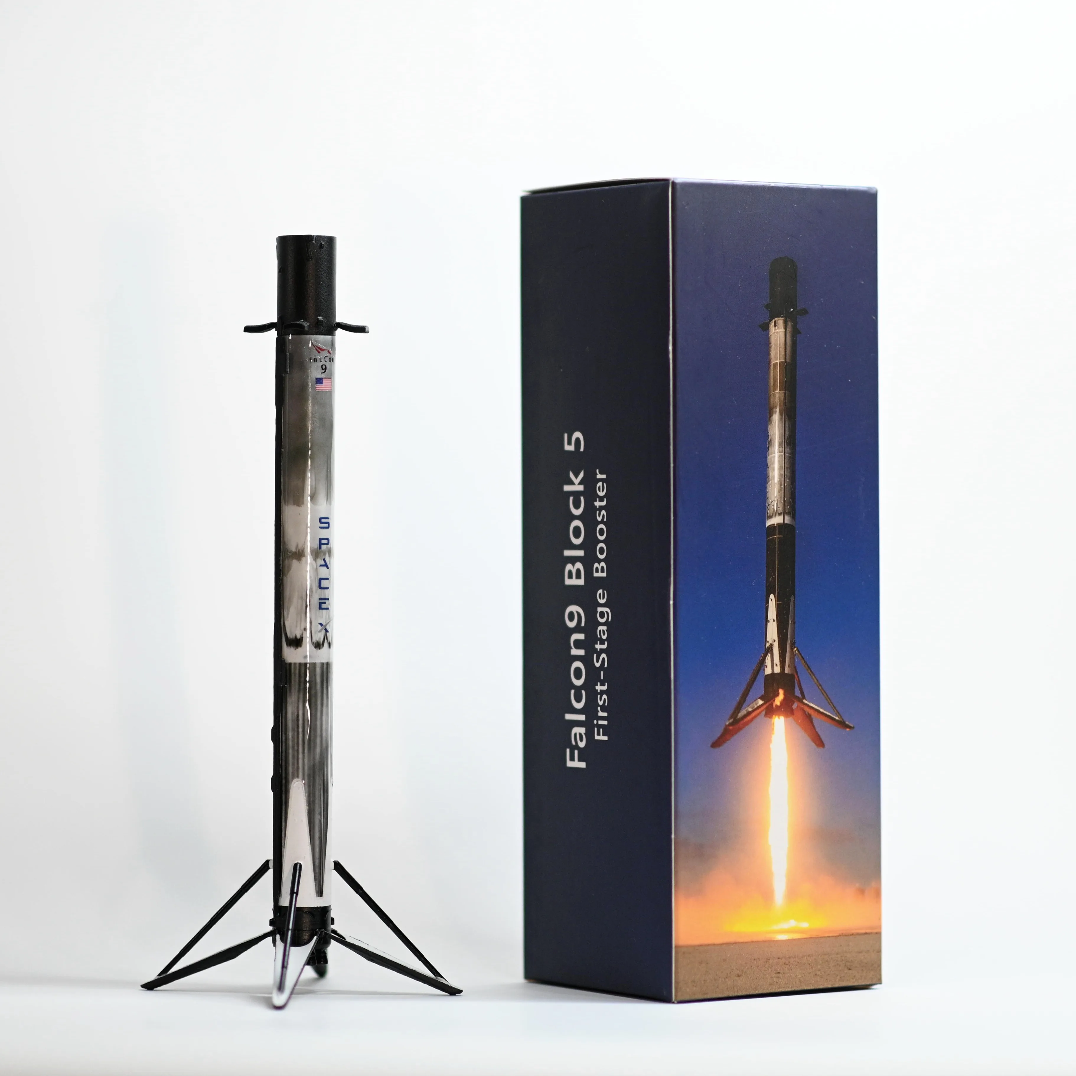 Лидер продаж! Новая модель ракеты SpaceX Falcon Nine Rocket Falcon 9 Block5 Stage 1, модель статического пространства для восстановления ракеты
Лидер продаж! Новая модель ракеты SpaceX Falcon Nine Rocket Falcon 9 Block5 Stage 1, модель статического пространства для восстановления ракеты