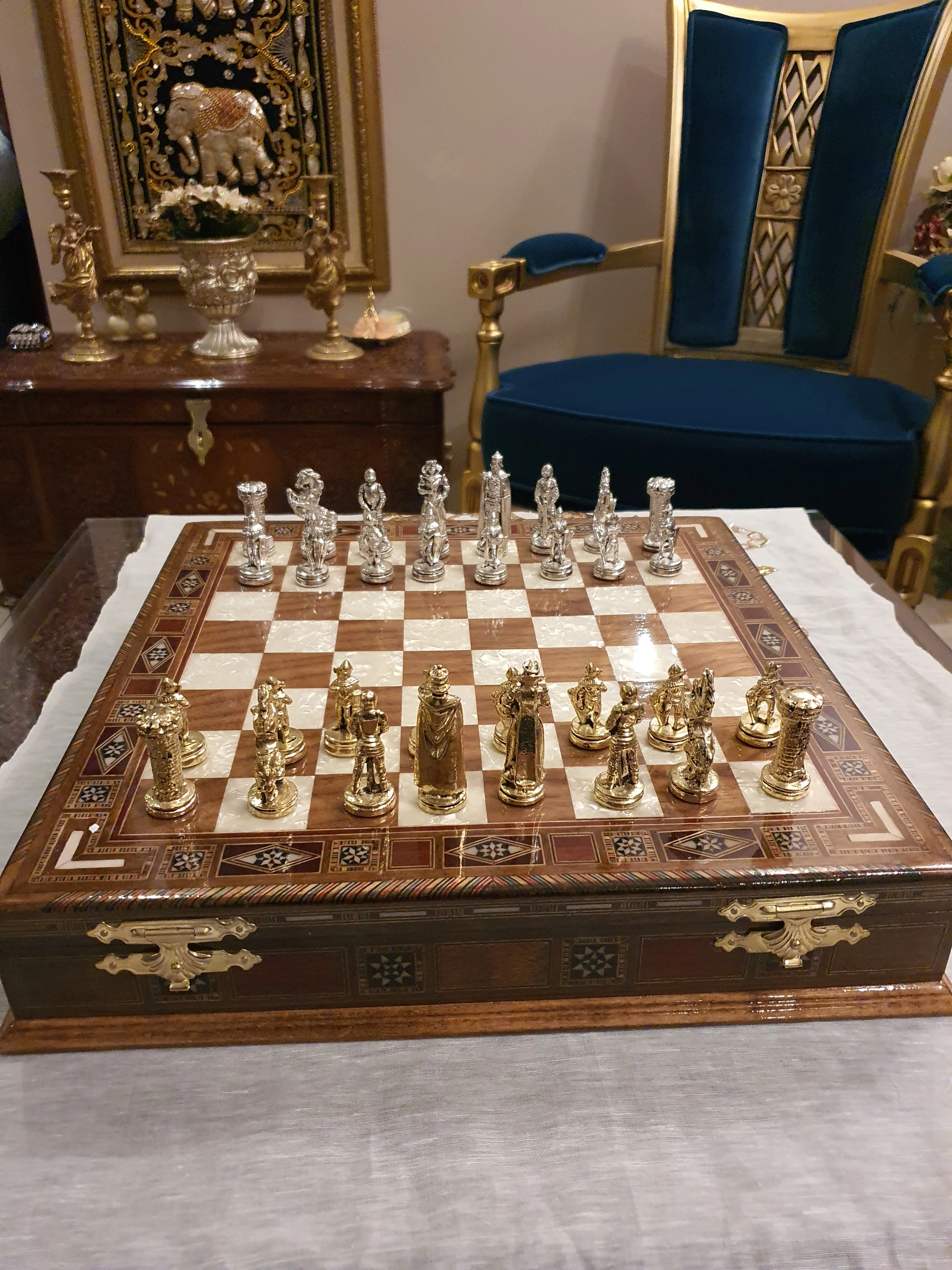 Уникальная деревянная деревенская шахматная доска shisamwood в рустикальном стиле, ручная работа, детали, подарок для Него, подарок на день рожд... 
Уникальная деревянная деревенская шахматная доска shisamwood в рустикальном стиле, ручная работа, детали, подарок для Него, подарок на день рожд...