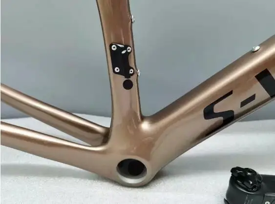 2021 New painting ud glossy carbon road disc frame Super Ultralight Frame Carbon Fiber Bicycle Frame top selling BB30
2021 New painting ud glossy carbon road disc frame Super Ultralight Frame Carbon Fiber Bicycle Frame top selling BB30