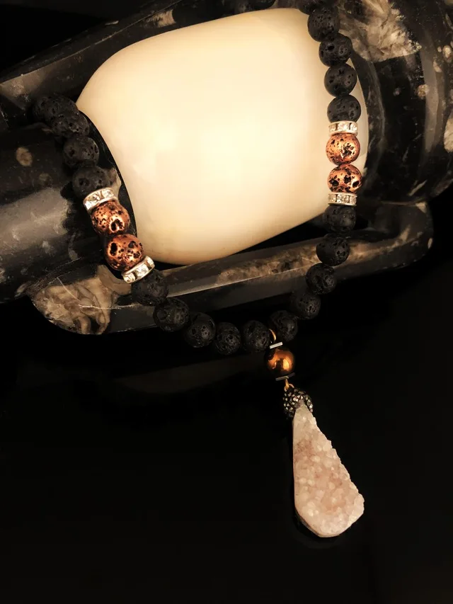 Dr Stone Natural Stone Women 'S Quartz and Lava Stone Necklace NRS931 439711111
Dr Stone Natural Stone Women 'S Quartz and Lava Stone Necklace NRS931 439711111