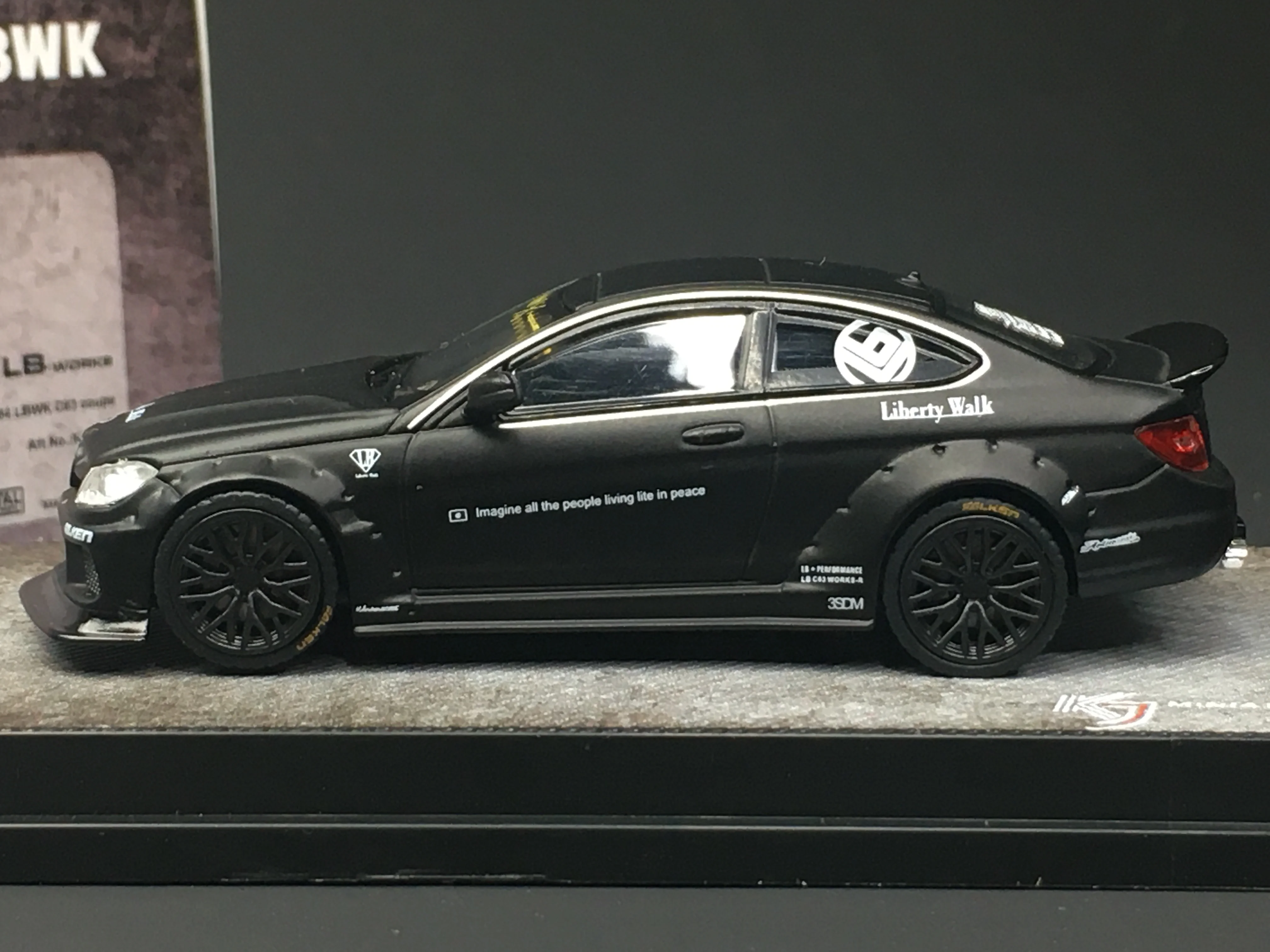 HeyToys KJ 1/64 LBWK AMG C63 COUPE DieCast Model Collection Limited Edition
HeyToys KJ 1/64 LBWK AMG C63 COUPE DieCast Model Collection Limited Edition