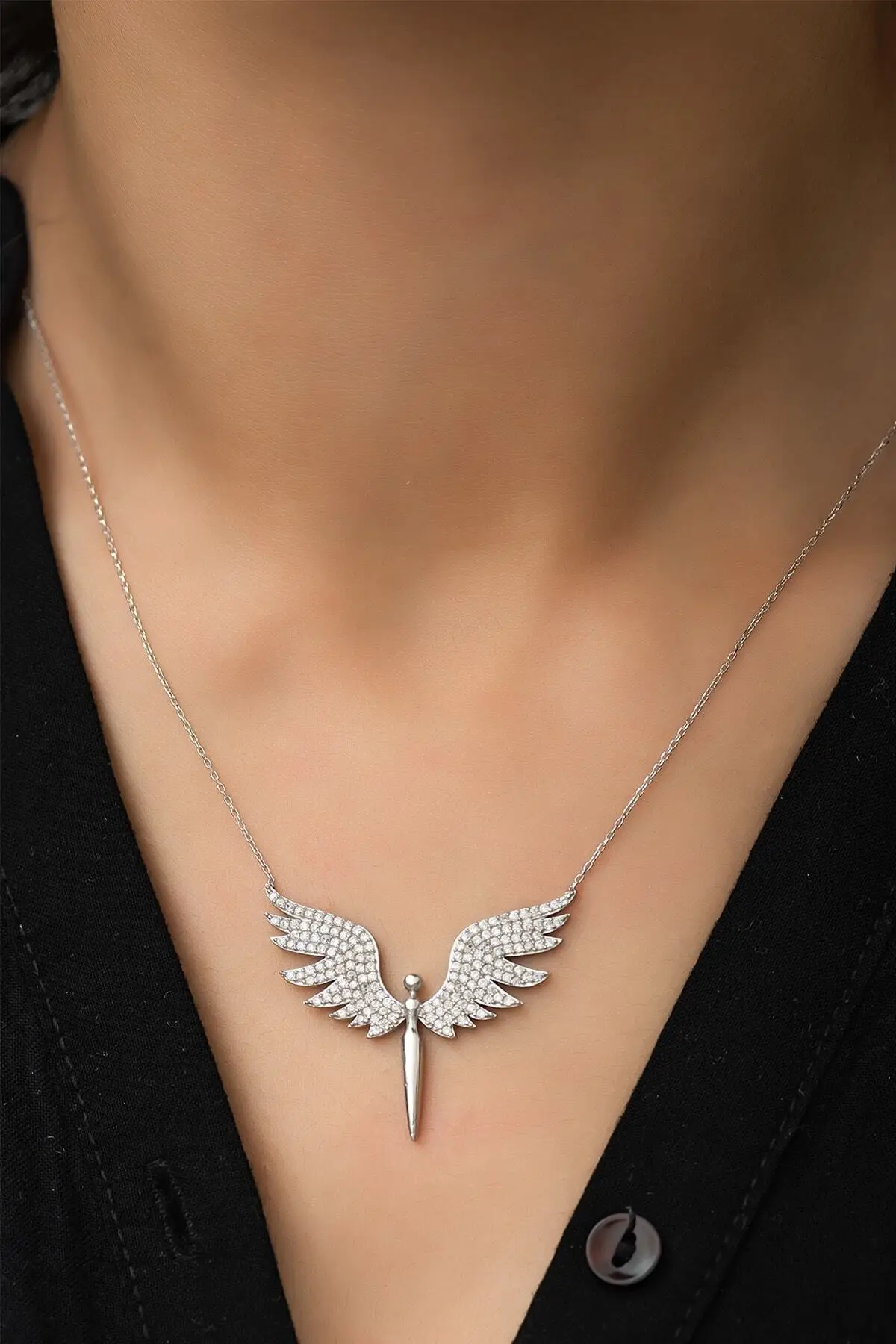 Модель Archangel Mikail с белым камнем для женщин, модные ювелирные изделия из стерлингового серебра 925 пробы
Модель Archangel Mikail с белым камнем для женщин, модные ювелирные изделия из стерлингового серебра 925 пробы