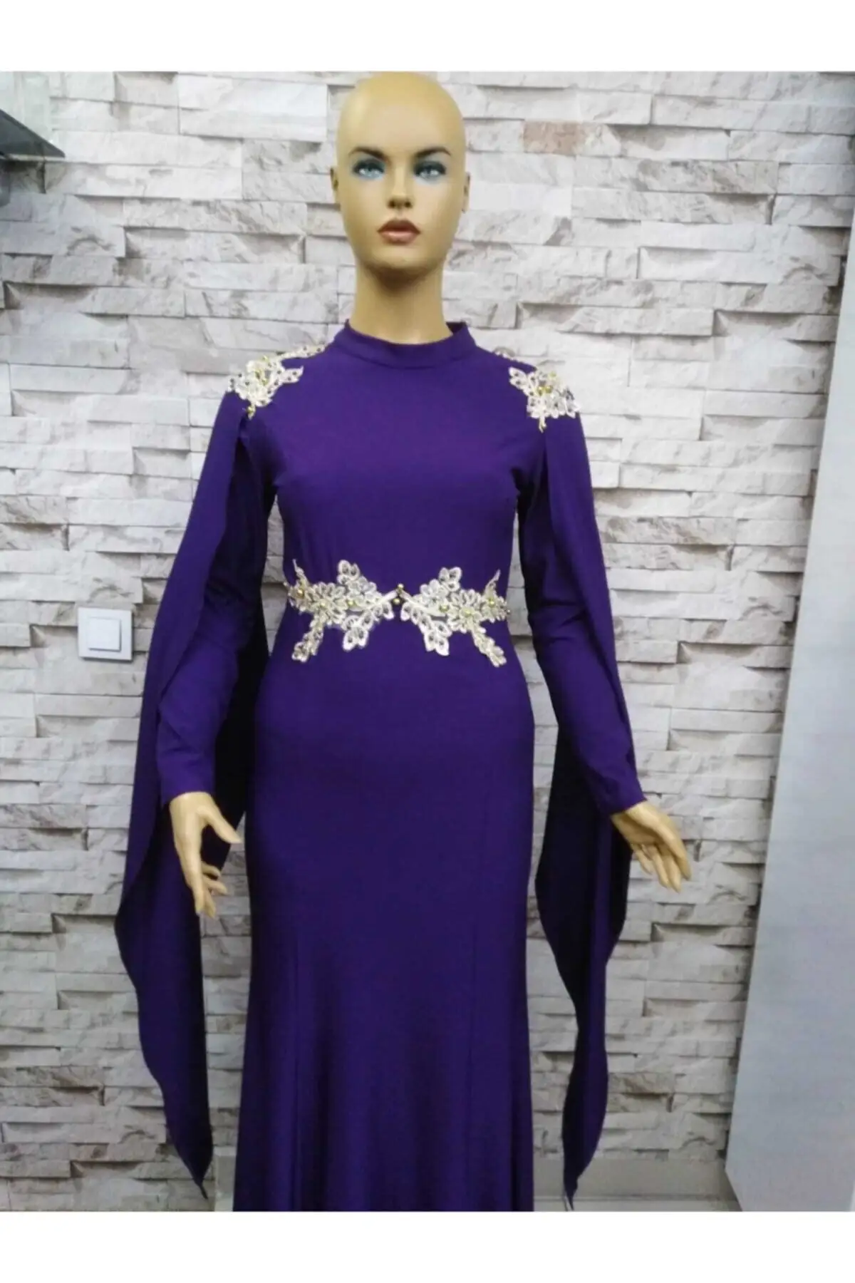 Abaya Kaftan dress embroidery Dubai 2020 turkey Muslim women wear Islamic clothing castor Muslim Femme dress Vestidos
Abaya Kaftan dress embroidery Dubai 2020 turkey Muslim women wear Islamic clothing castor Muslim Femme dress Vestidos