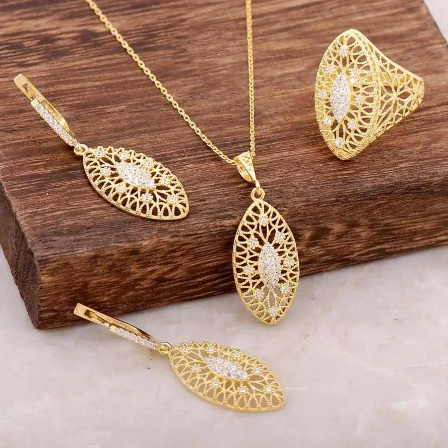 Gold Gilded Filigree Embroidered Silver Design Set 1902Hand Made Silver Jewellery Set
Gold Gilded Filigree Embroidered Silver Design Set 1902Hand Made Silver Jewellery Set
