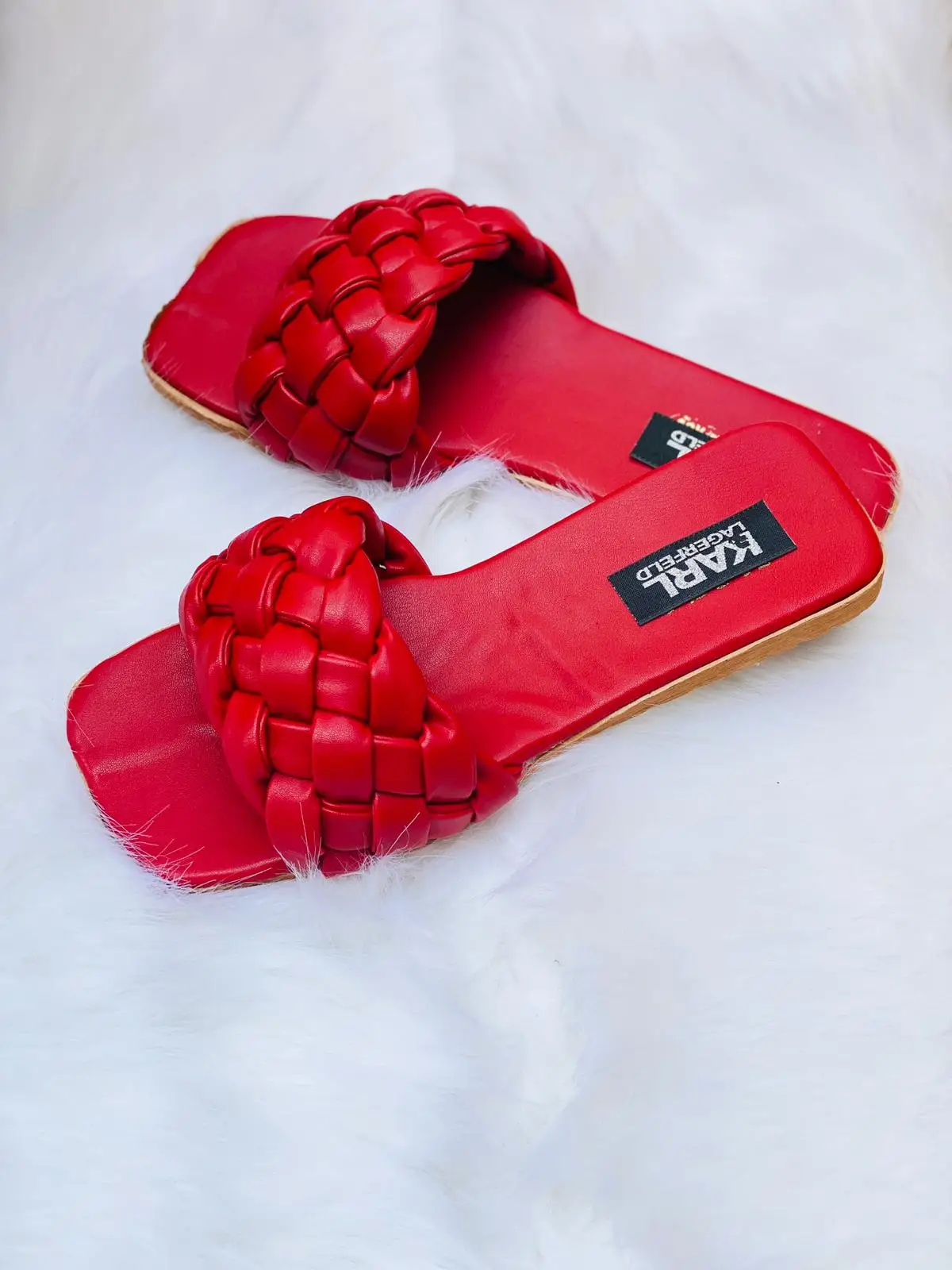Women slippers summer mesh lady flat square heel sandals 2021 fashion gladiator outdoor party slides elegant shoes super
Women slippers summer mesh lady flat square heel sandals 2021 fashion gladiator outdoor party slides elegant shoes super