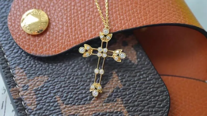 Aazuo 18K Pure Rose Gold Real Diamonds 0.16ct H SI Cross Necklace With Chain Gifted for Women&Man Senior Banquet Wedding Au750
Aazuo 18K Pure Rose Gold Real Diamonds 0.16ct H SI Cross Necklace With Chain Gifted for Women&Man Senior Banquet Wedding Au750