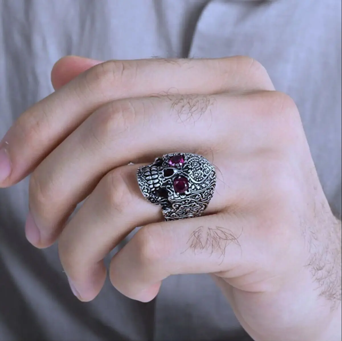 Ruby Stone Skull Real 925 Sterling Silver Jewelry Ring Men Light-weight Mens Rings Natural Stone Vintage Cool Fashion New 2022
Ruby Stone Skull Real 925 Sterling Silver Jewelry Ring Men Light-weight Mens Rings Natural Stone Vintage Cool Fashion New 2022