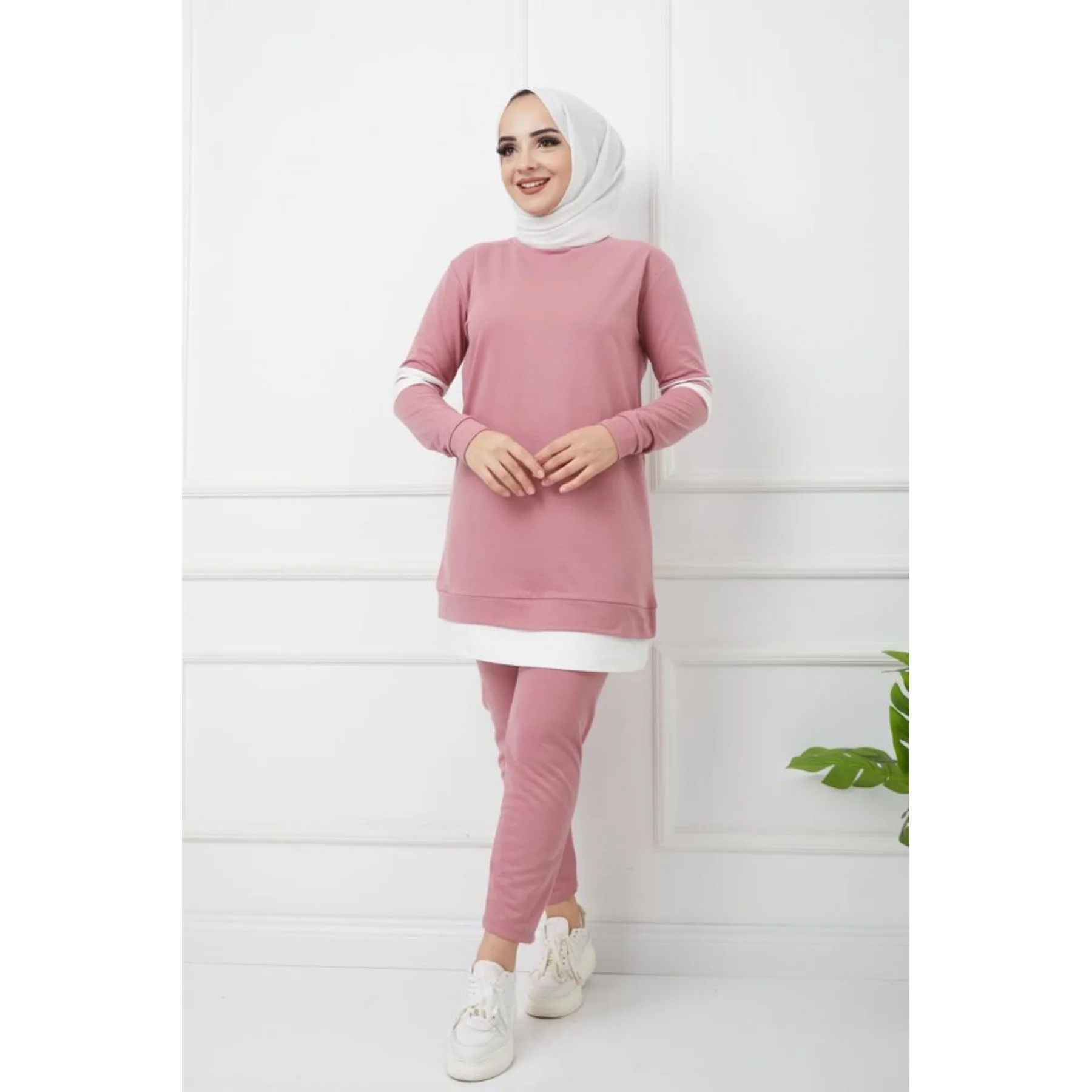 2 Piece Women's Sports Set Eid Ramadan Mubarak Stripe Detailed Long Sweater and Long Baggy Pant Sportive Muslim Set Turkey Dubai
2 Piece Women's Sports Set Eid Ramadan Mubarak Stripe Detailed Long Sweater and Long Baggy Pant Sportive Muslim Set Turkey Dubai