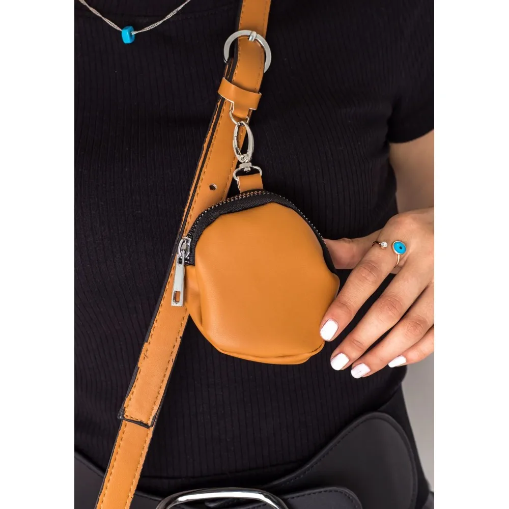 Tan Color Gold Look Chain Crossbody 3 Compartments Flashy Envelope Women Lady Rectangular Pattern Bag With Magnetic Cover
Tan Color Gold Look Chain Crossbody 3 Compartments Flashy Envelope Women Lady Rectangular Pattern Bag With Magnetic Cover