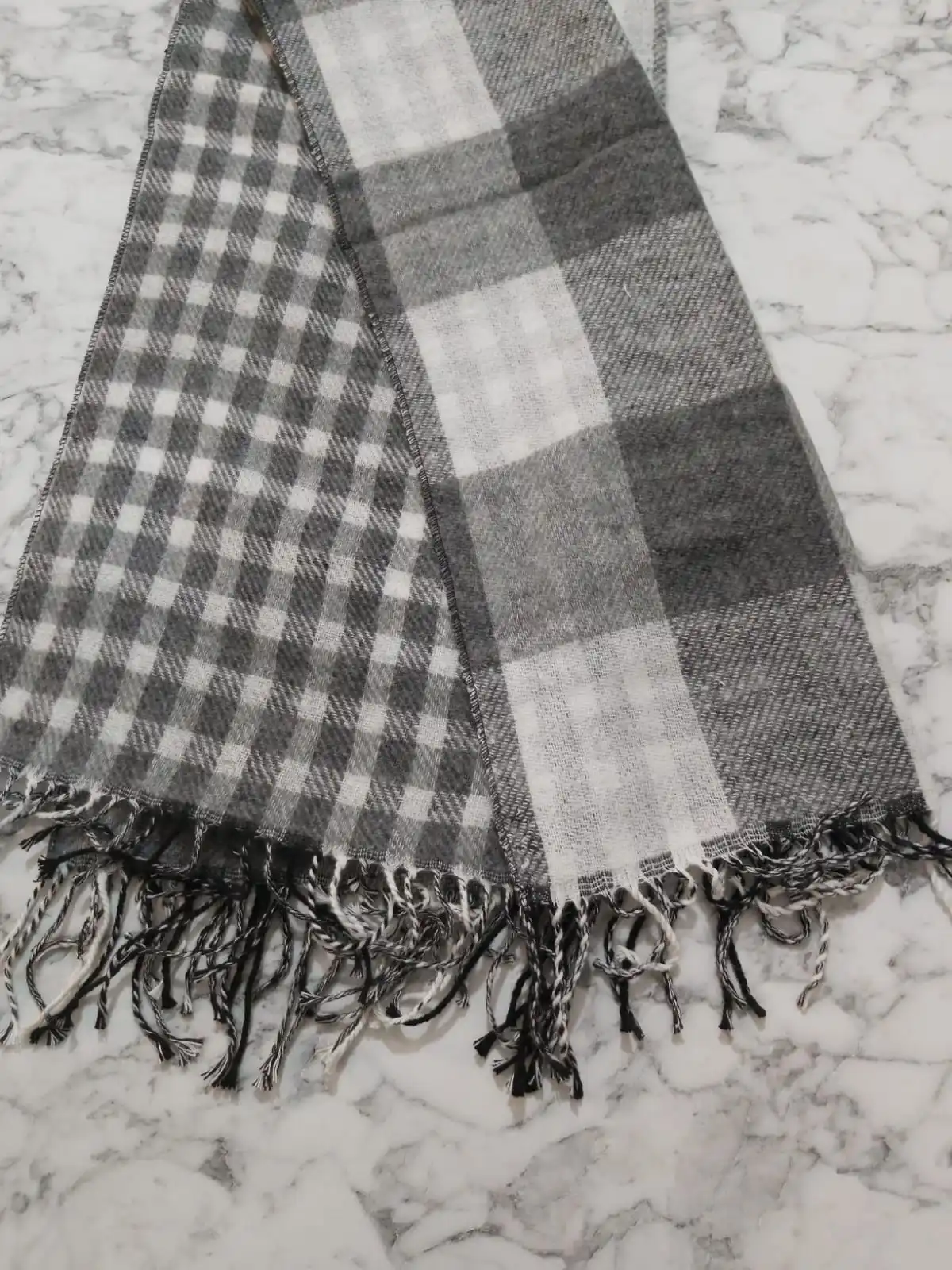 Scarves shawl plaid winter scarf women long neck fashion casual moda cashmere ladies soft ethnic style comfortable useful
Scarves shawl plaid winter scarf women long neck fashion casual moda cashmere ladies soft ethnic style comfortable useful