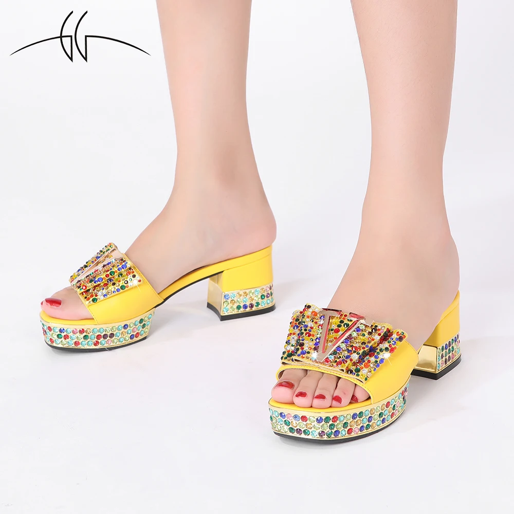 The latest design party wedding plus size women's shoes 43 ladies Italian shoes with party high heels summer and autumn slippers
The latest design party wedding plus size women's shoes 43 ladies Italian shoes with party high heels summer and autumn slippers