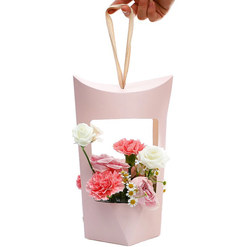 1PC Kraft Paper Flower Box Handbag Bouquet Basket Hollow with Ribbon Florist Gift Packing Creative Party Decoration
1PC Kraft Paper Flower Box Handbag Bouquet Basket Hollow with Ribbon Florist Gift Packing Creative Party Decoration