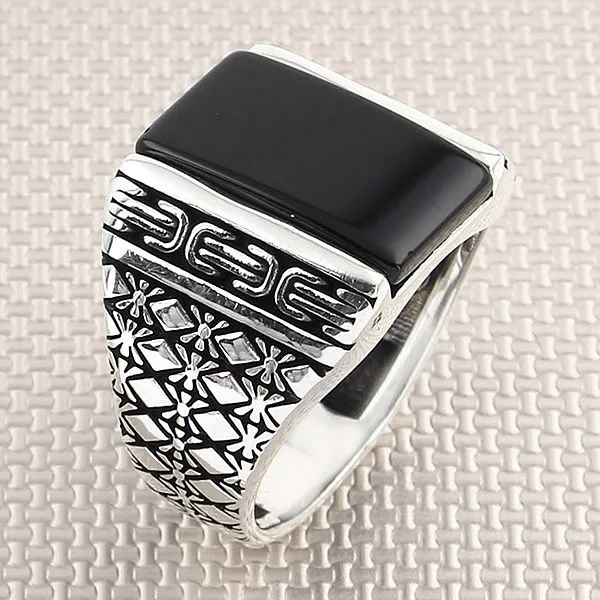 Checked Patterned Plain Black Onyx Gemstone Silver Men's Ring Handmade Vintage Ring Made in Turkey 925 Sterling Silver
Checked Patterned Plain Black Onyx Gemstone Silver Men's Ring Handmade Vintage Ring Made in Turkey 925 Sterling Silver