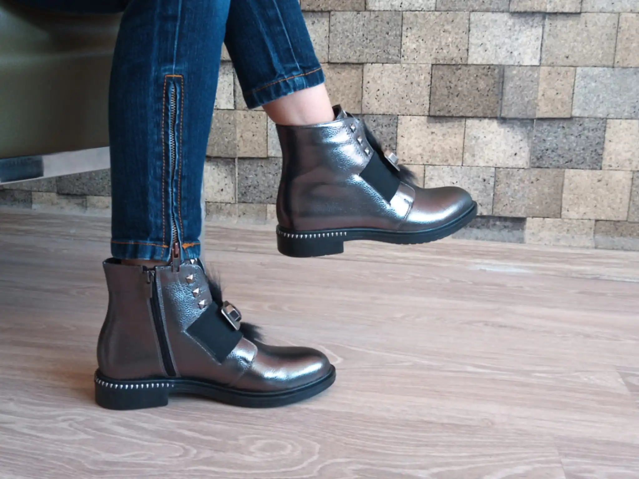 2021 Autumn Winter Women Chelsea Boots Ladies Bootie Fashion Comfort Chic with buckle zipper easy wearing
2021 Autumn Winter Women Chelsea Boots Ladies Bootie Fashion Comfort Chic with buckle zipper easy wearing
