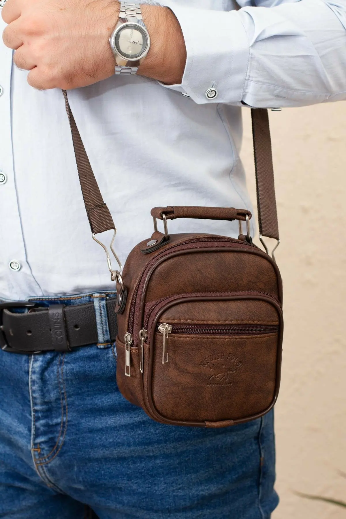 Mens Crossbody Messenger Shoulder High Quality PU Leather Brown Bag Elegant Design Casual Luxury Multifunctional Mini Travel
Mens Crossbody Messenger Shoulder High Quality PU Leather Brown Bag Elegant Design Casual Luxury Multifunctional Mini Travel