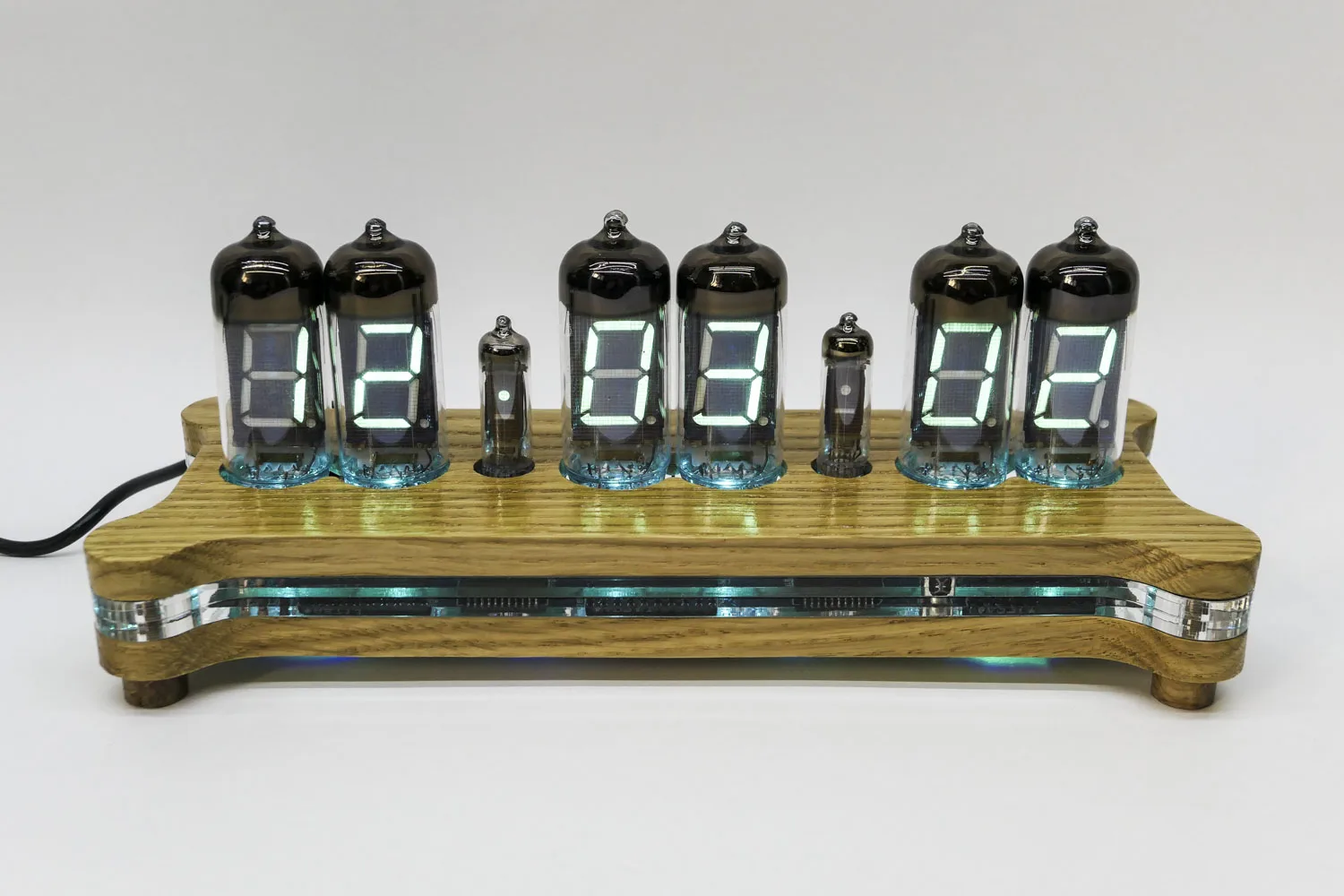Настольные часы на 6 лампах ИВ-11 VFD. Деревянный или пластиковый корпус, LED подсветка. VFD tubes clock. Ламповые часы.