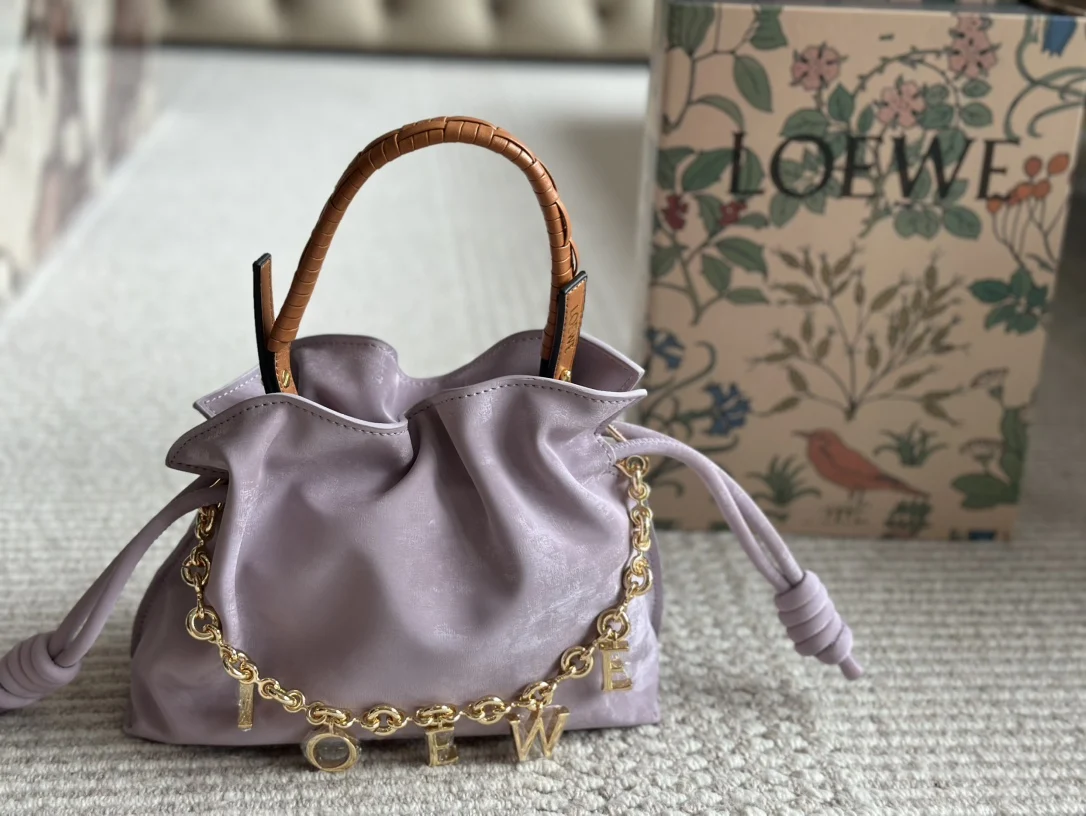 Новая облачная маленькая сумка Blessing Bag в стиле Loewe через плечо женская кожаная 24*18
