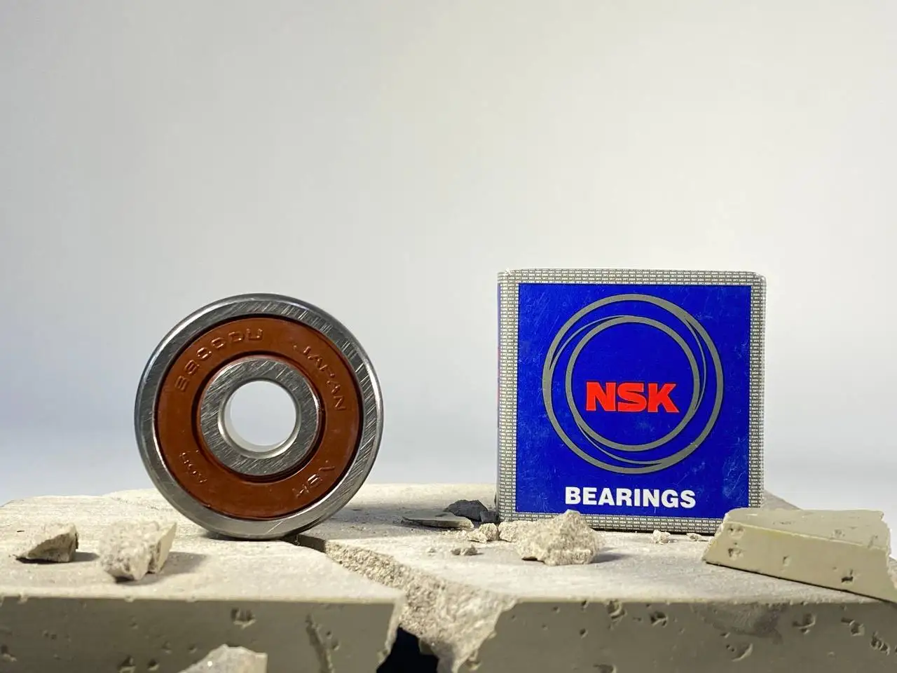 Подшипник 6300. Nsk 6305dducm. nsk 6905dducm. подшипник nsk 6208dducm. 6300 подшипник.