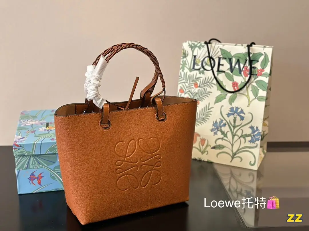 в стиле Loewe Вместительная женская сумка на ножках с плетеной ручкой через плечо 27