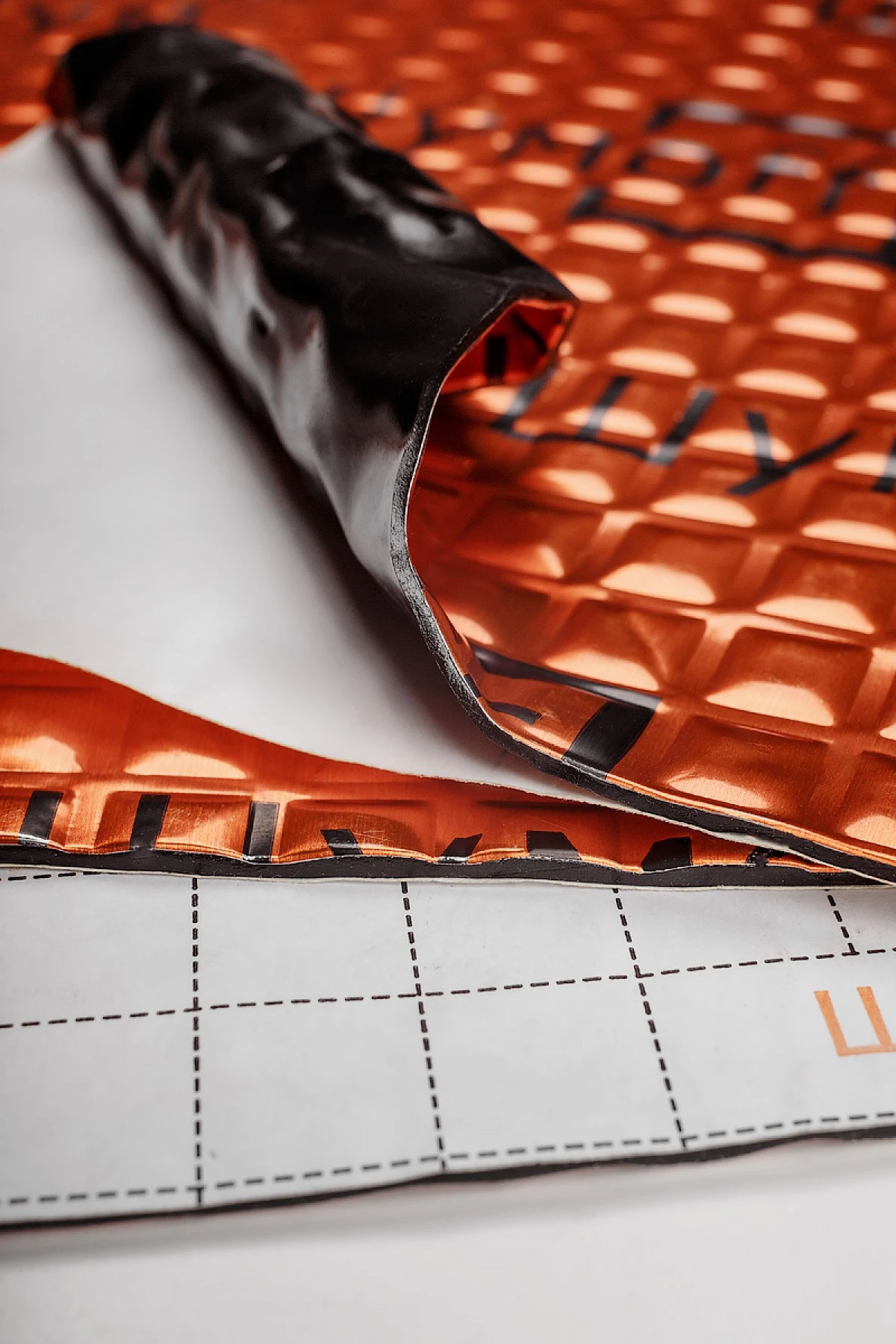 Шумоизоляция автомобиля виды. Stp схема шумоизоляции. Битумная виброизоляция. Звукоизоляционная панель акустикгипс м1. Звукоизоляция акустик 1200 2400.