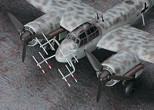 Модель самолёта Hasegawa Luftwaffe Junkers Nachtjaeger E32 1/72 Ju88G-6 |