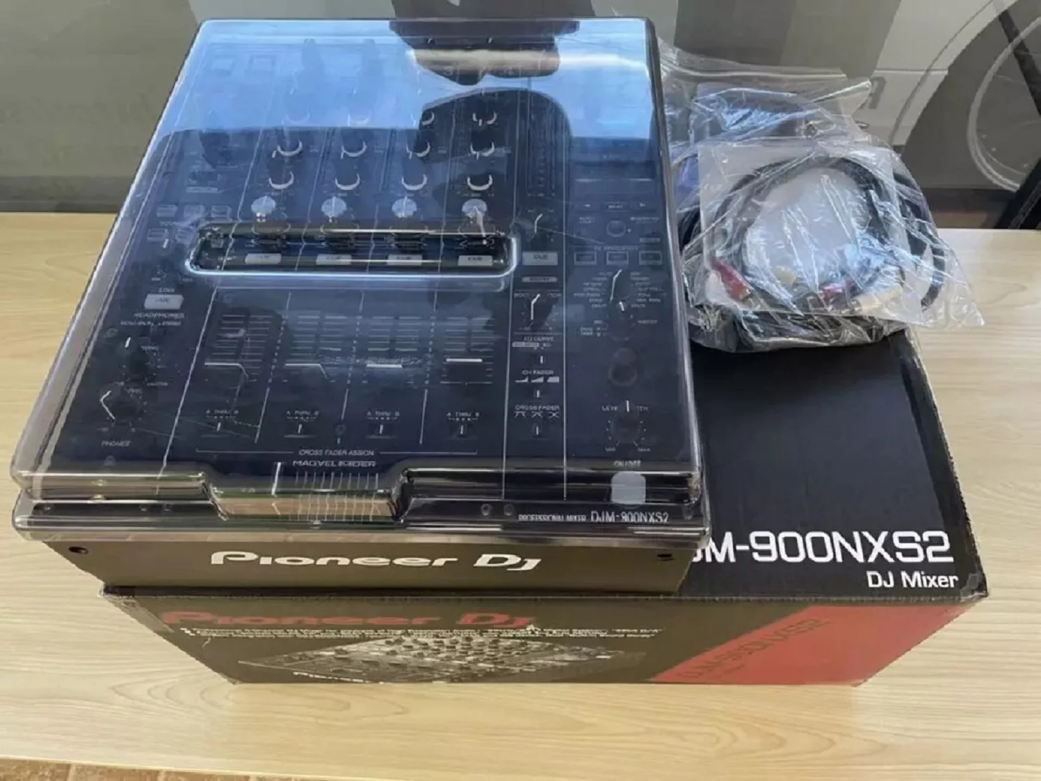 

Лидер продаж, огромная скидка на DJ DJM-900NXS DJ микшер и 4 CDJ-2000NXS