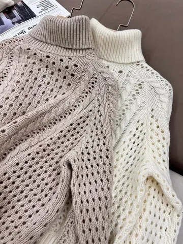 Пуловер из мериносовой шерсти с блестками  Vogue Studio