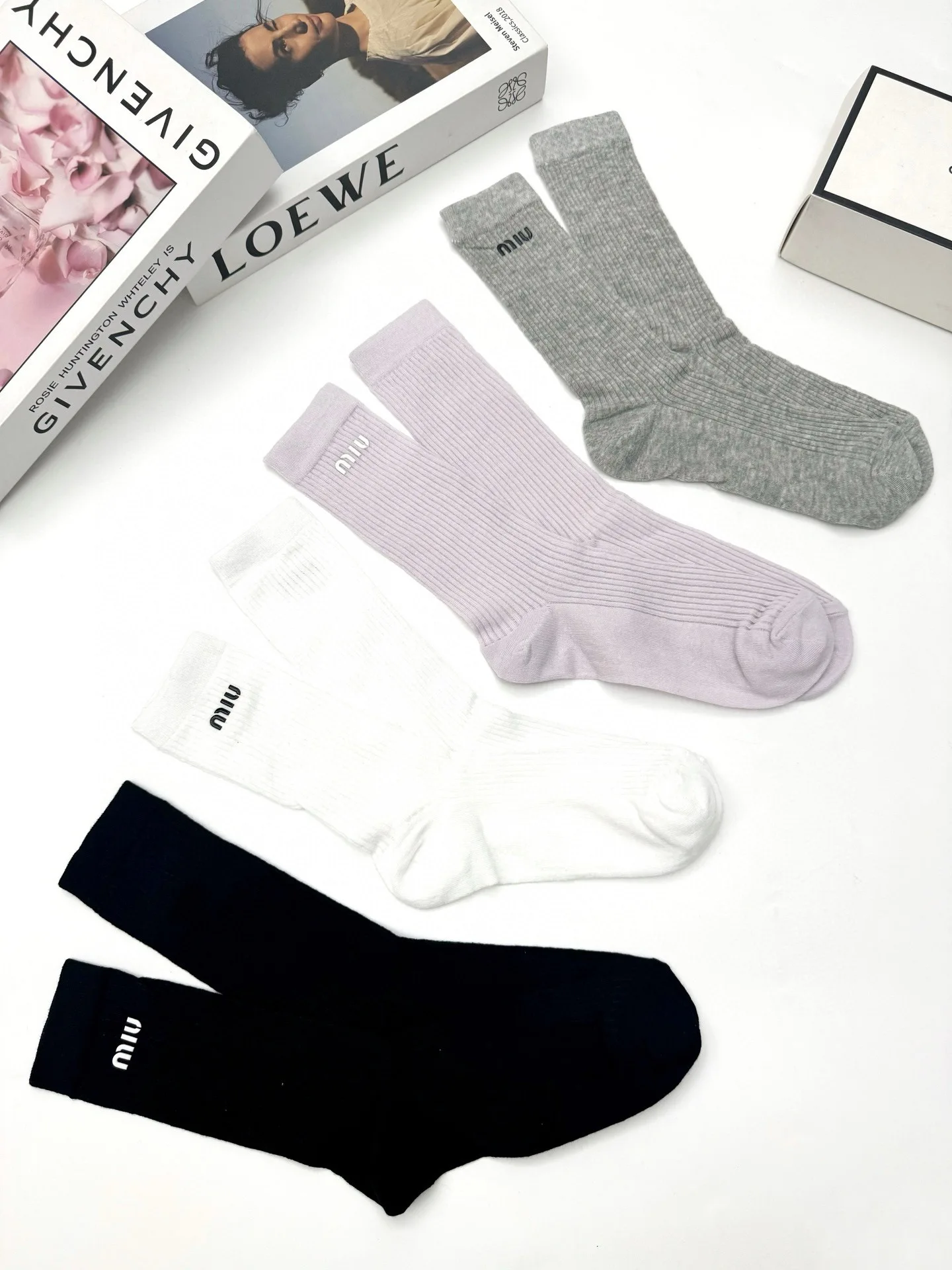 Классические носки до середины икры из чистого хлопка с буквенным логотипом miu 4