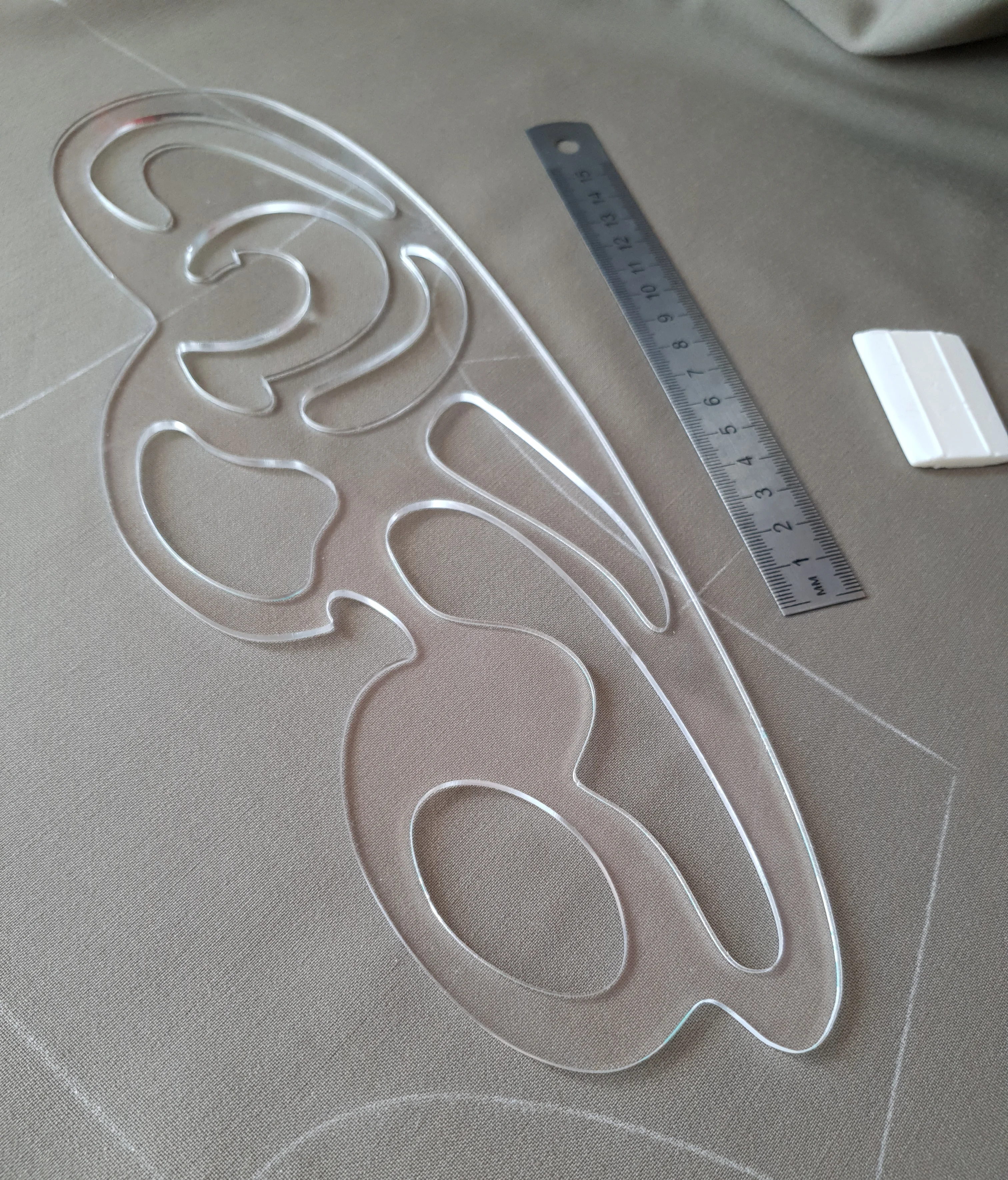 Лекало. Ликало это. Линейка лекало. Лекало для черчения. Лекало.