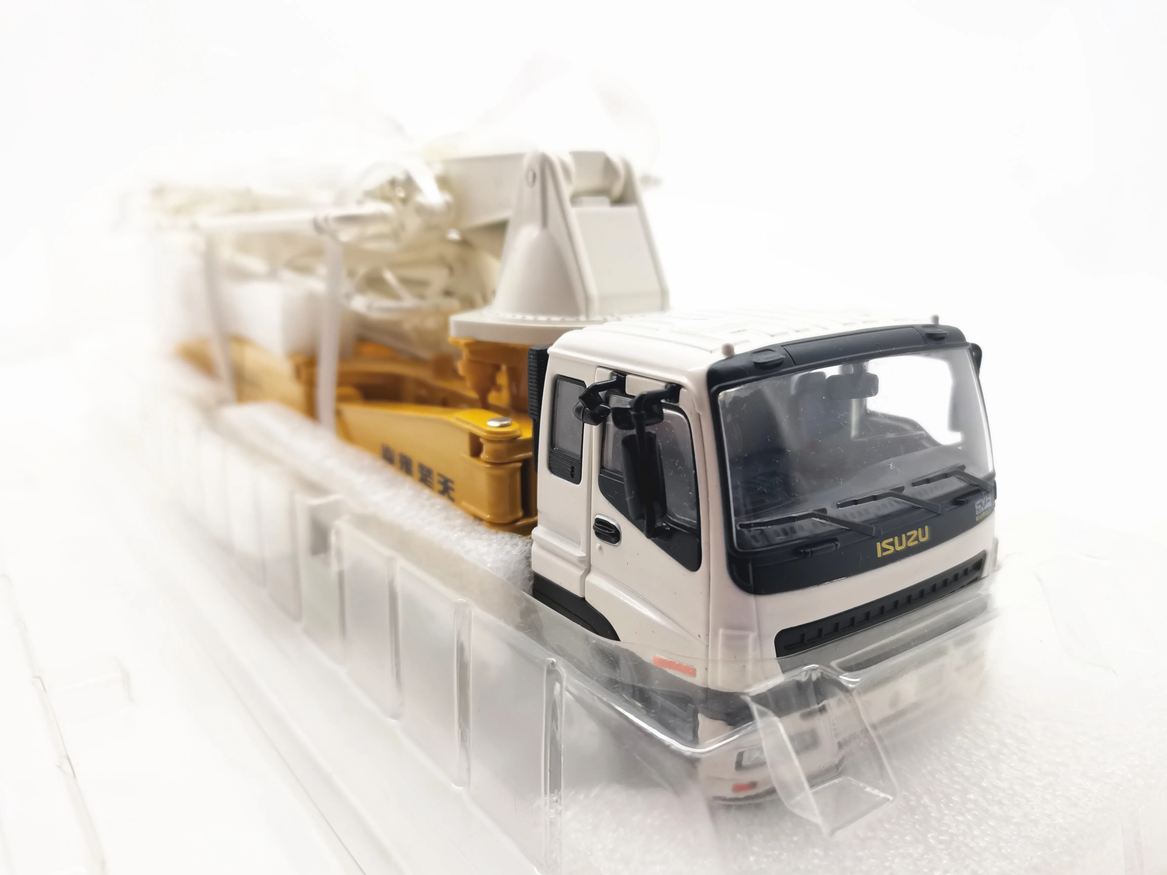 

1/38 ISUZU
