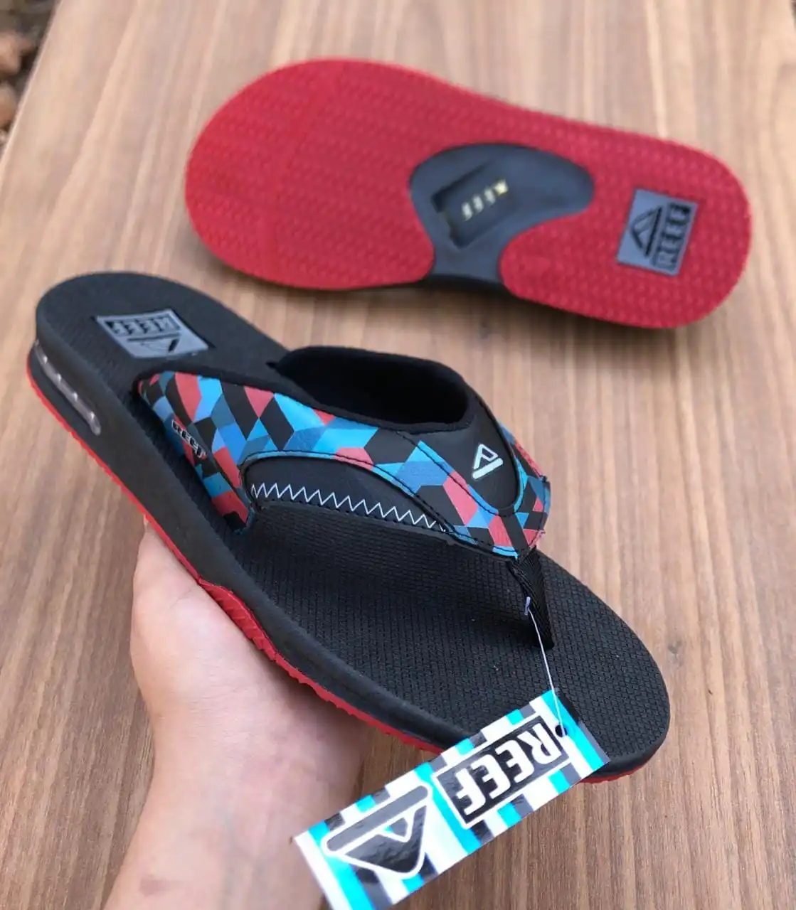 

MALE AND FEMALE CHINELO REEF Tendencia 2023 Comfort/summer colors