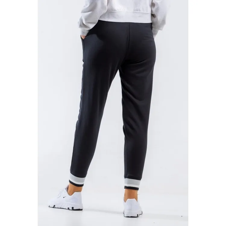 Рисунок 4 - Nike Спортивная одежда Наследие