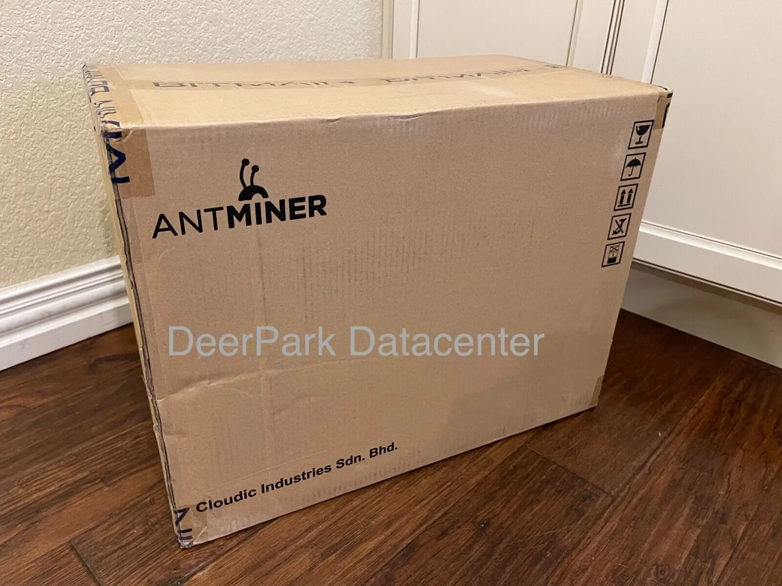 

Новинка в коробке BITMAIN ANTMINER S19 PRO(110Th) с блоком питания, Биткоин-Майнер