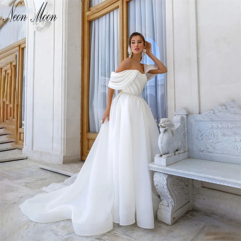 

Elegant Off The Shoulder A Line Wedding Dress Strapless Sweep Train Bridal Gown Backless Simple Pleats Vestidos De Novia
