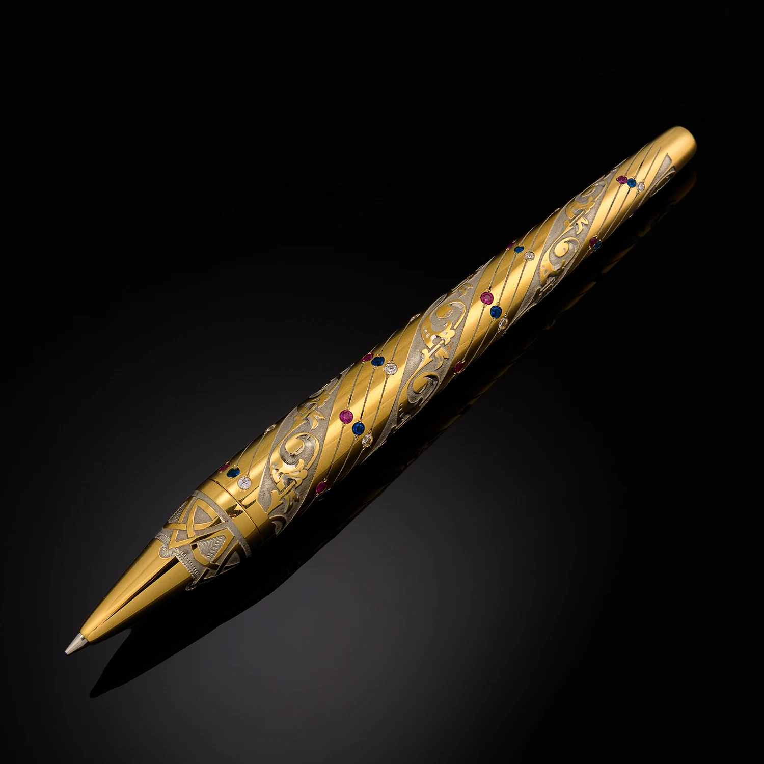 Ручка шариковая позолоченная со стразами