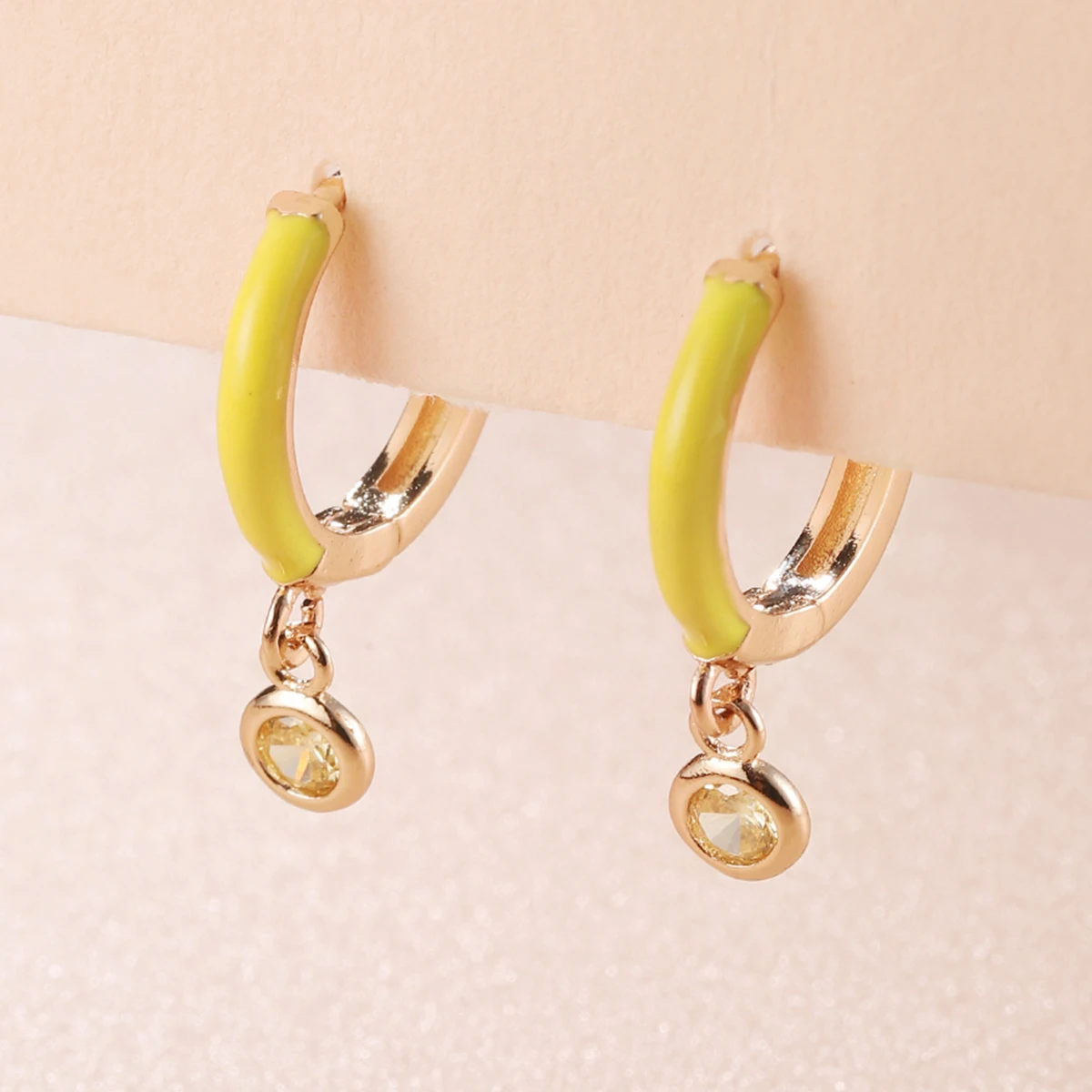 

2022 летние новые модные повседневные металлические серьги для женщин