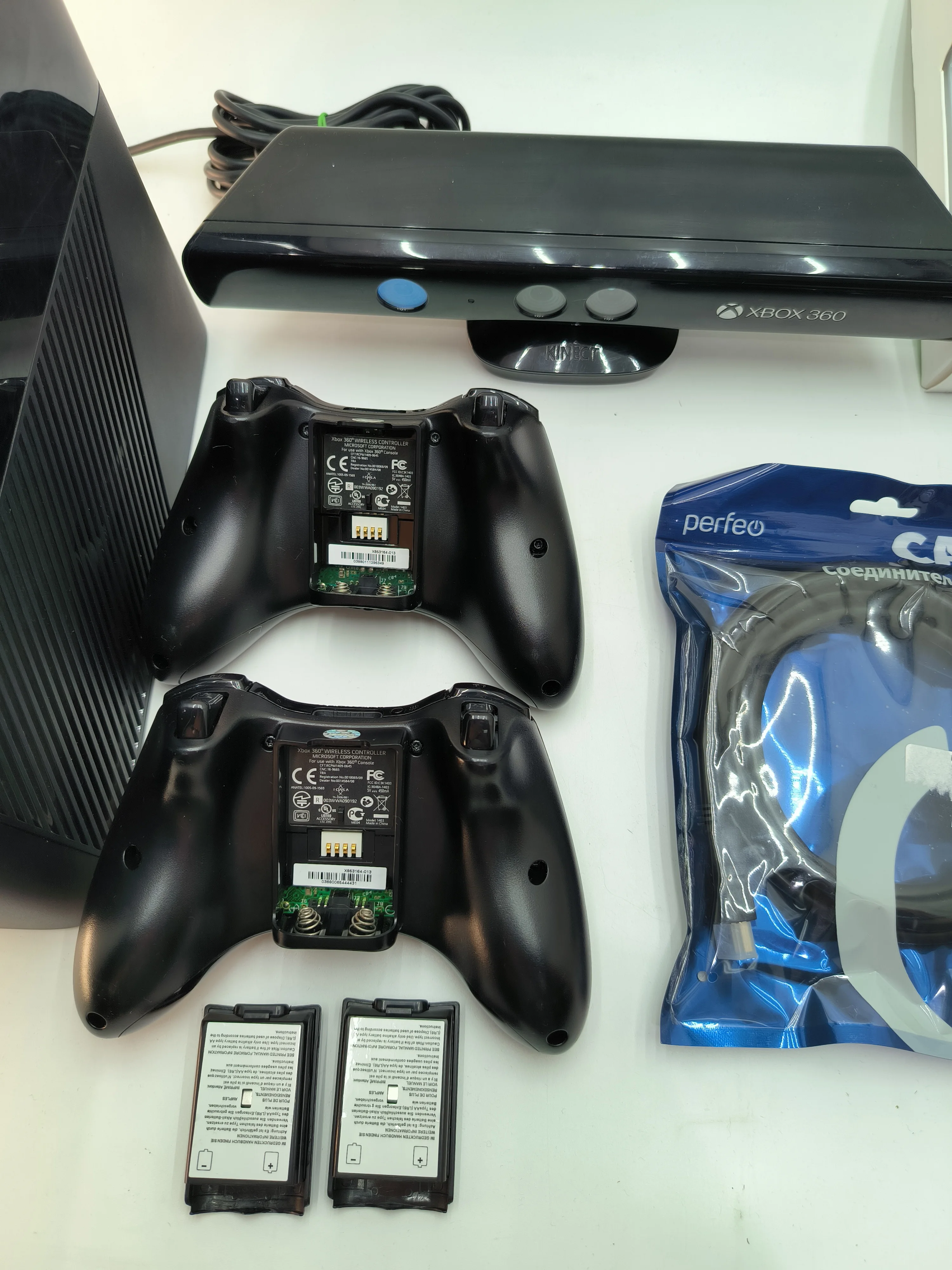 Игровая приставка Xbox 360-E Slim 500gb freeboot Б/У +Kinect +2 Геймпада (Оригинал) +110игр на HDD -