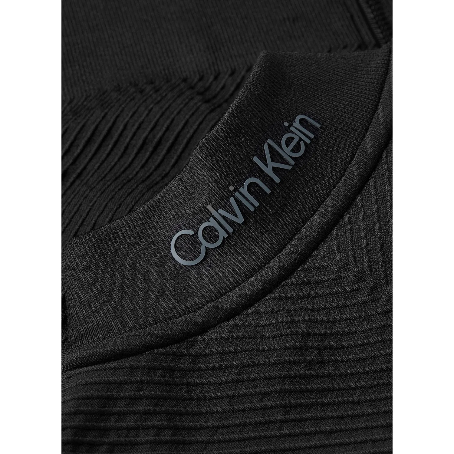 Рисунок 3 - Calvin Klein Синяя женская куртка