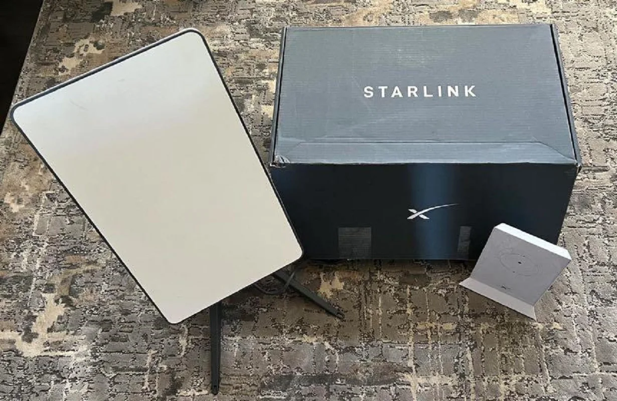 

100% AUTHENTIC StarLink Internet Satellite Dish Kit V2 Rectangular