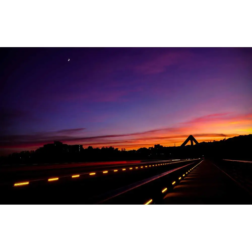 До пола на педали. Педаль в пол. Статусы про скорость. Onino певица. Песня педаль в пол.