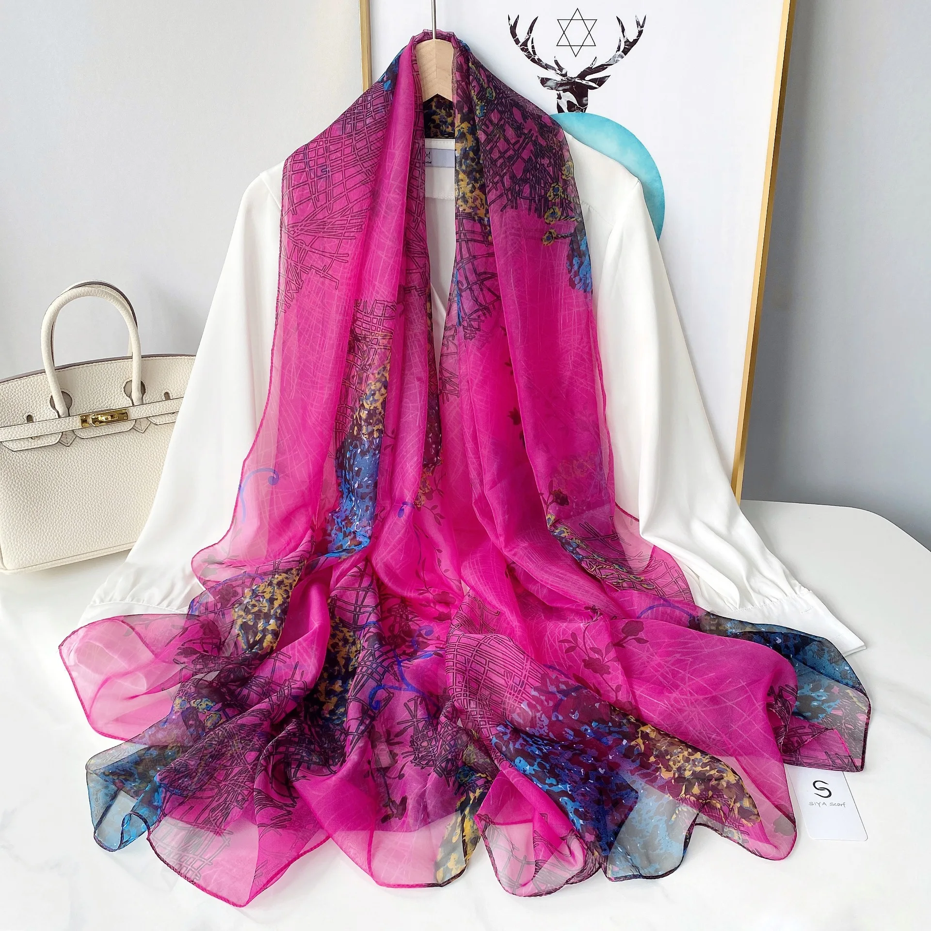 Стульчик для платков и палантинов 86 фото